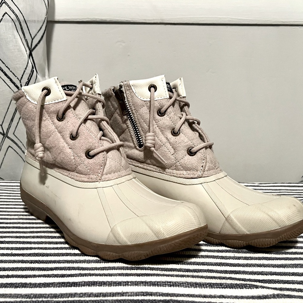SPERRY. Women’s Saltwater Duck Booties, 7.